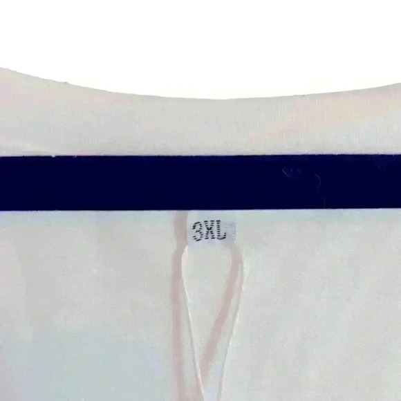 NWT: White V-Neck Swing Tee Size 3X - Picture 3 of 5